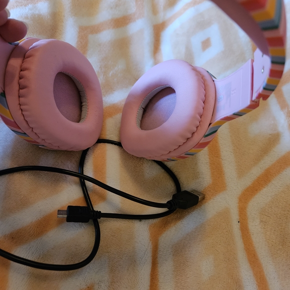 Colorful Striped Headphones - Pink - Picture 4 of 4